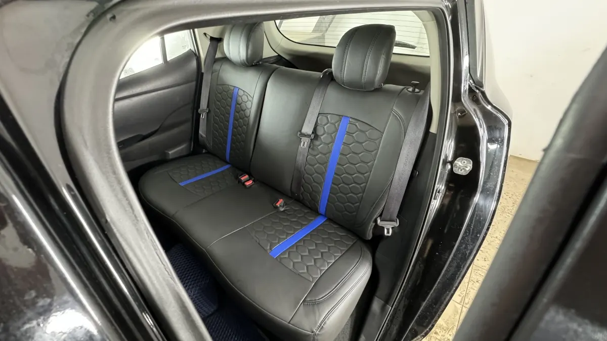Авточохли для Nissan Leaf I