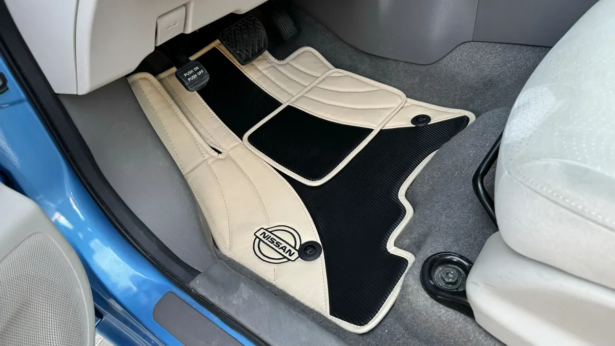 Килимки з екошкіри для Nissan Leaf 2010–2017