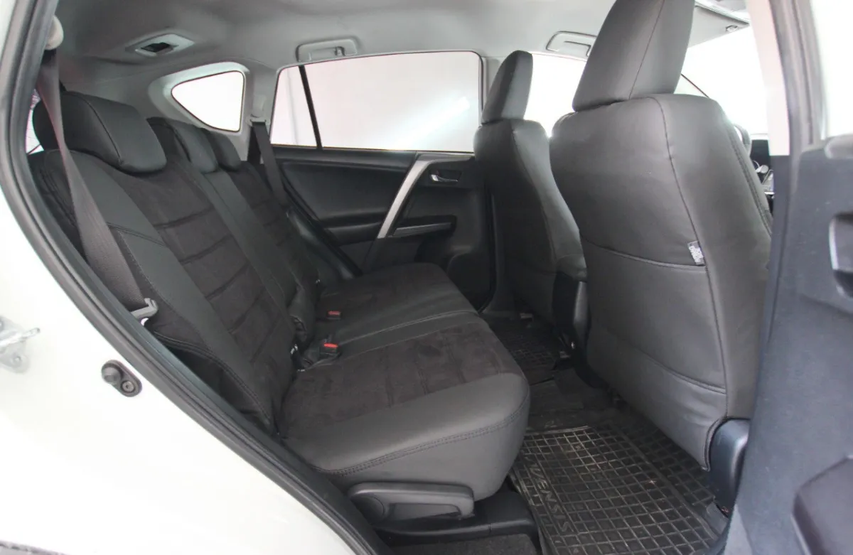 Авточохли для Toyota RAV4 IV