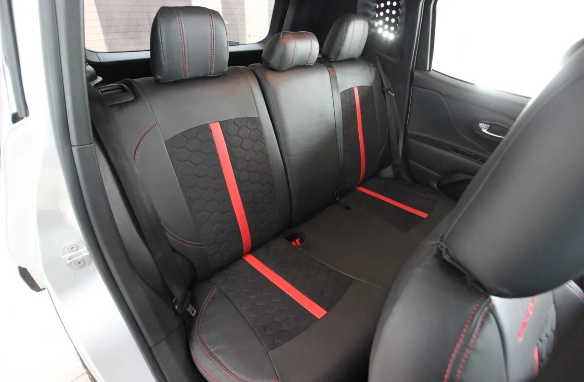 Авточохли для Jeep Renegade I 2014-2019
