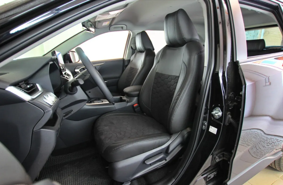 Авточохли для Toyota RAV4 V XA50