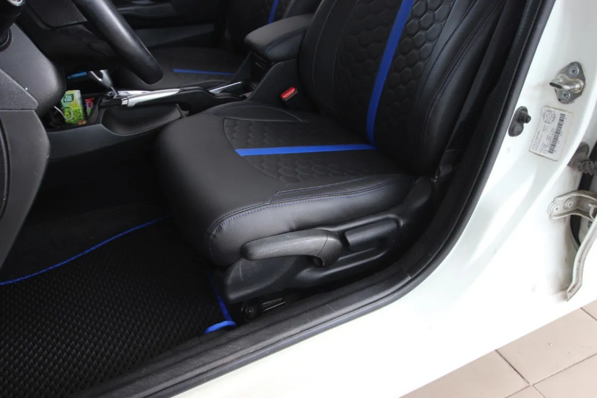 Авточохли для Honda Civic 4D (9G)