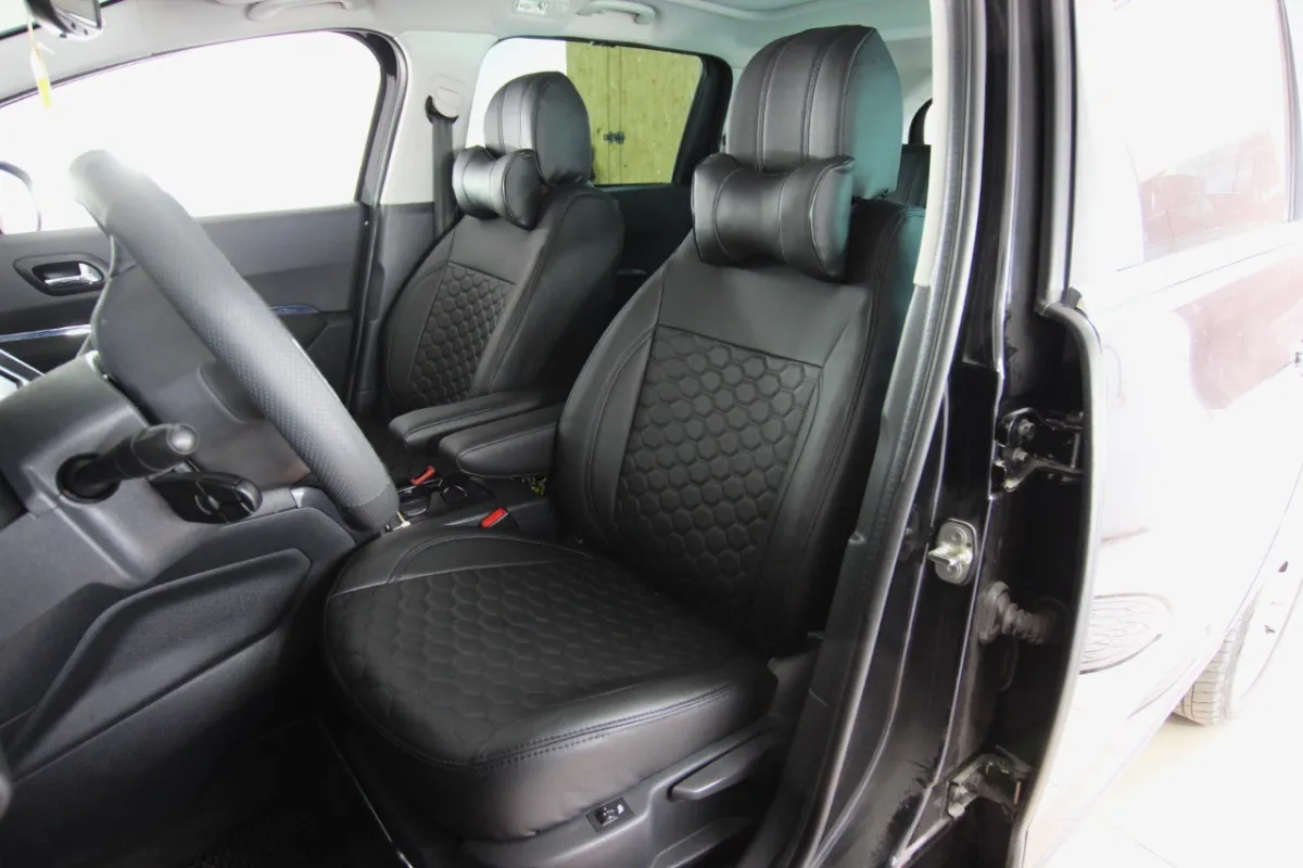 Авточохли для Peugeot 5008
