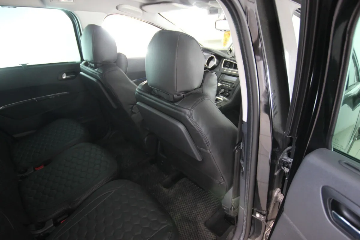 Авточохли для Peugeot 5008