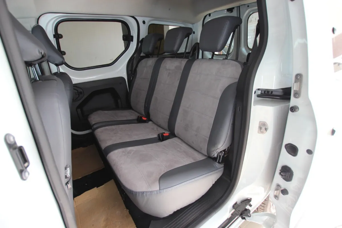 Авточохли для Renault Express