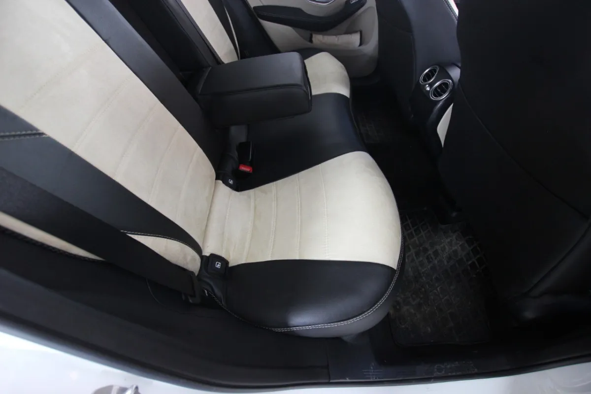 Авточохли для Mercedes-Benz EQC 400 4MATIC AMG Line