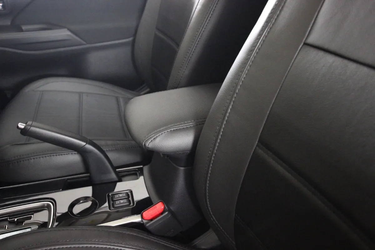 Чохли на сидіння для Mitsubishi Outlander III