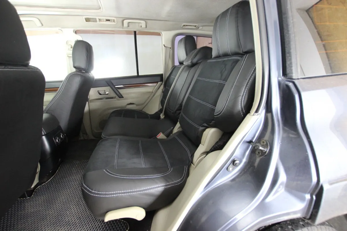 Авточохли для Mitsubishi Pajero IV 2006-2011