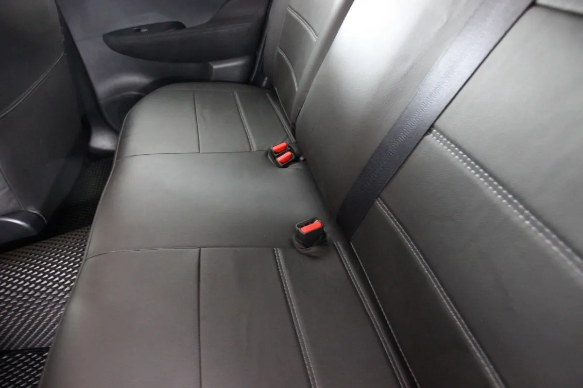 Авточохли для Nissan Leaf I