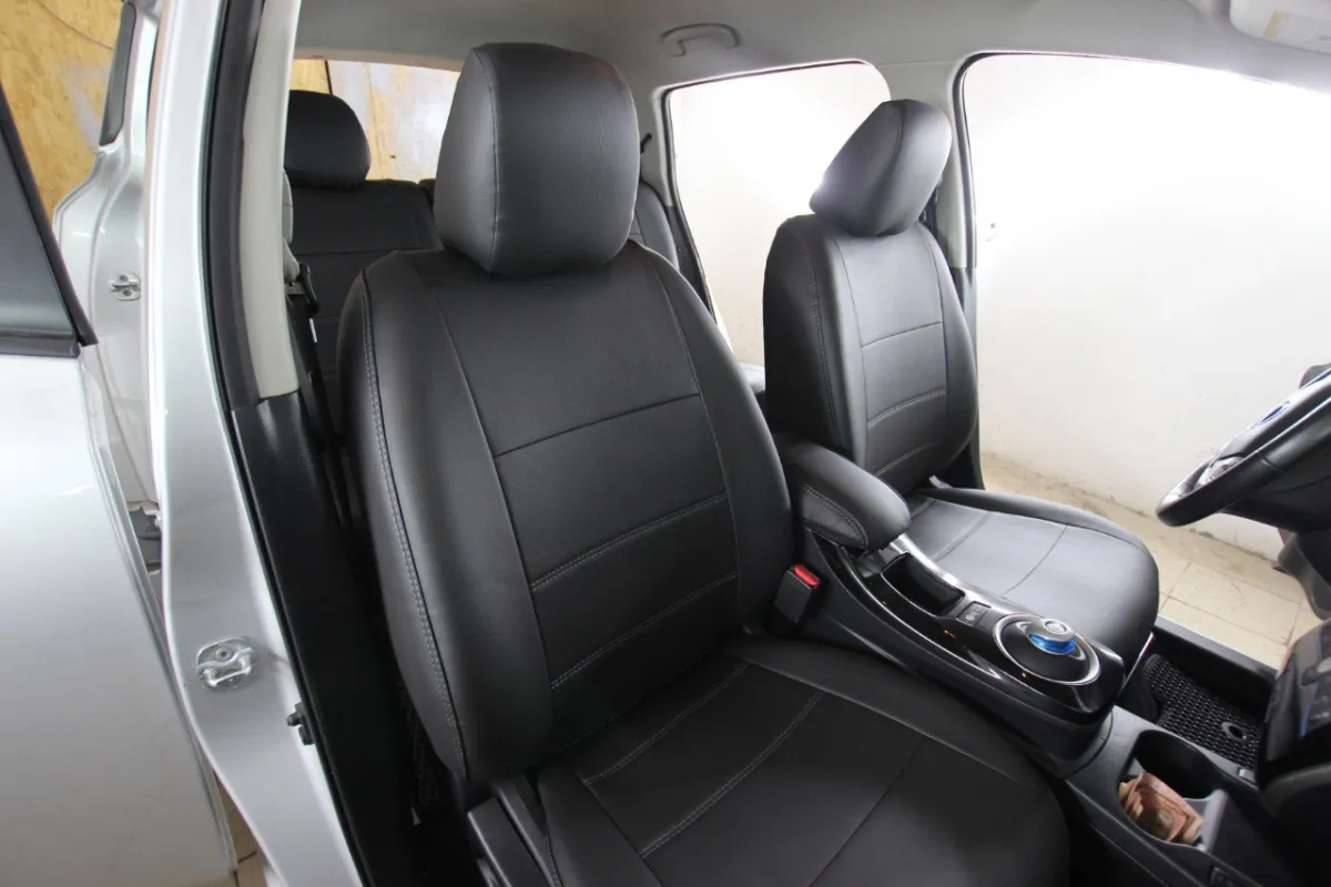 Авточохли для Nissan Leaf I