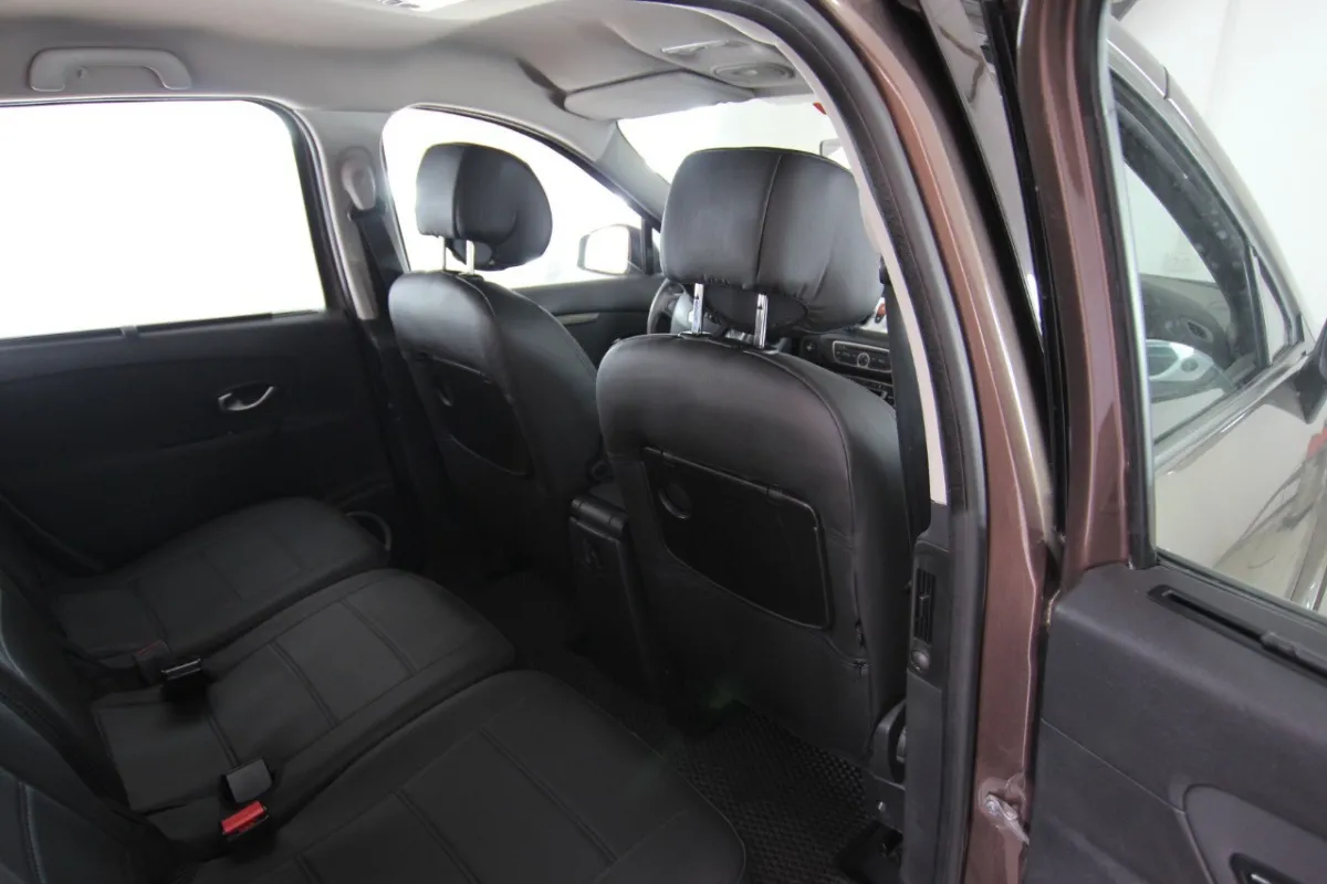 Авточохли для Renault Scenic 3