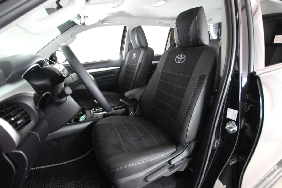 Авточохли для Toyota Hilux VIII 2015-2020