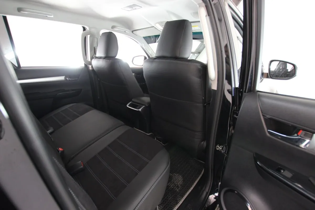 Авточохли для Toyota Hilux VIII 2015-2020