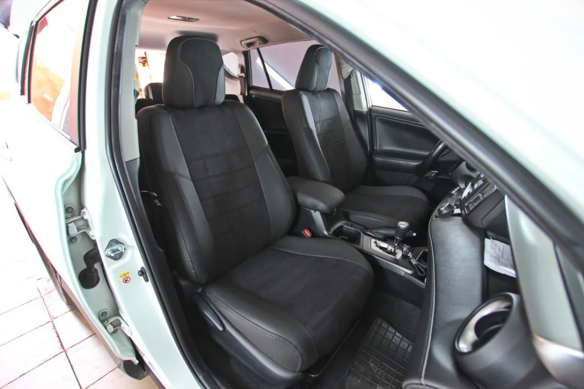 Авточохли для Toyota RAV4 IV