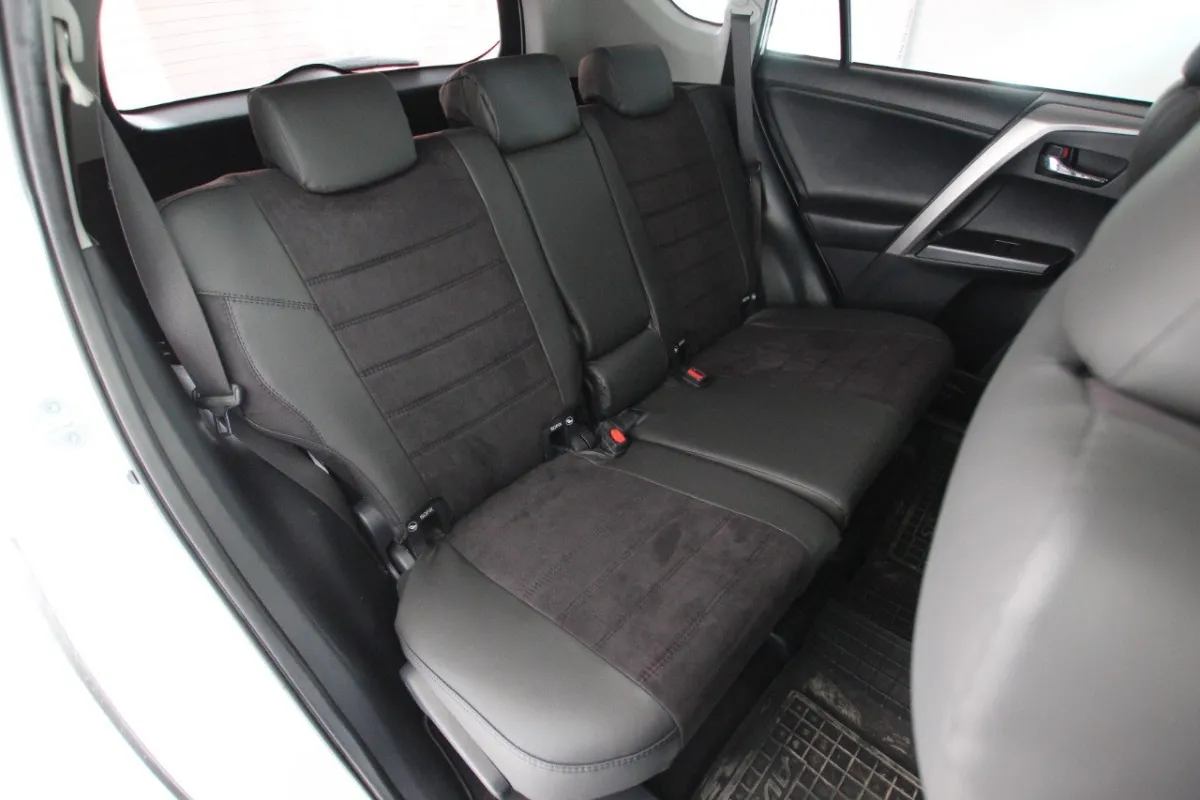 Авточохли для Toyota RAV4 IV