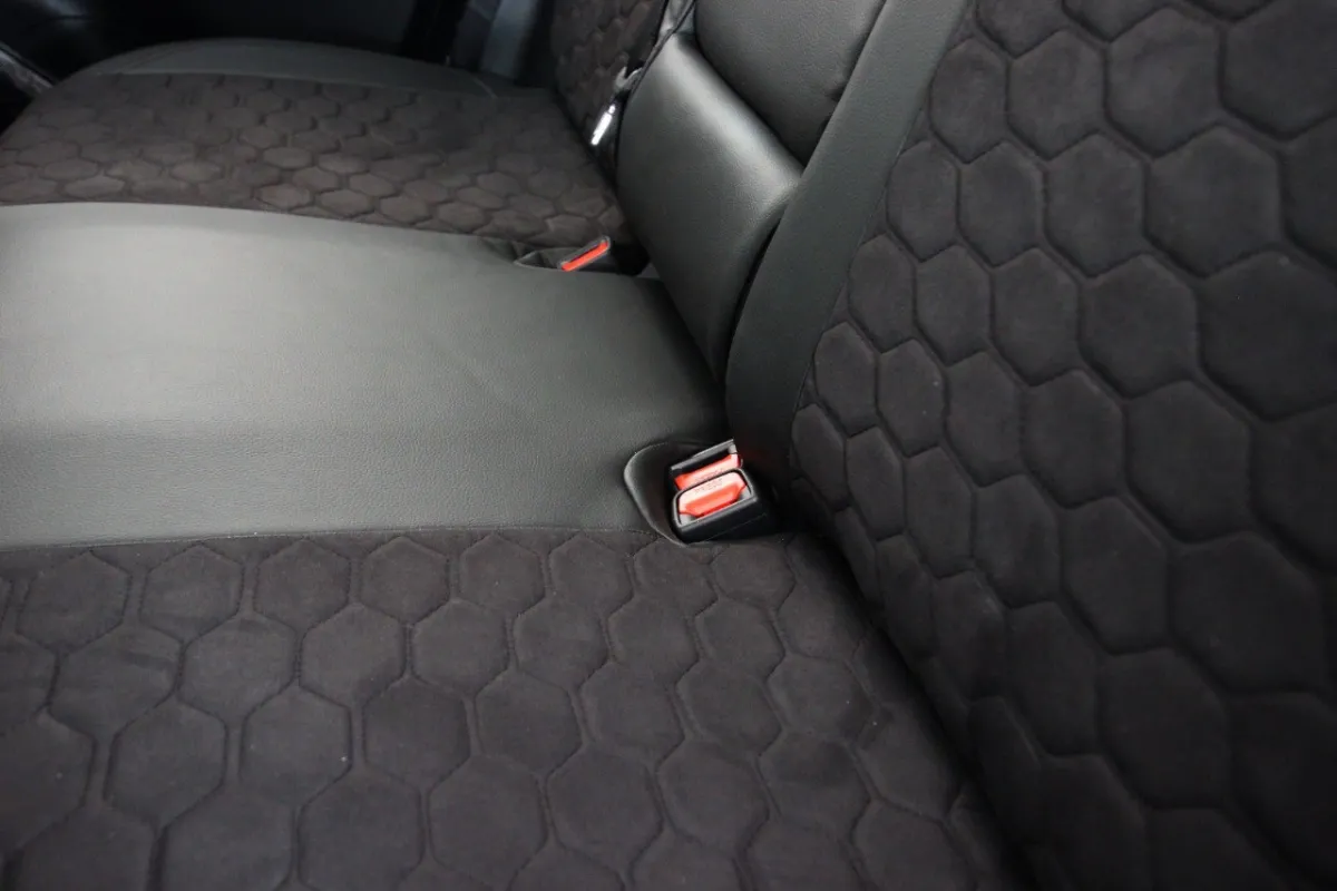 Авточохли для Toyota RAV4 V XA50