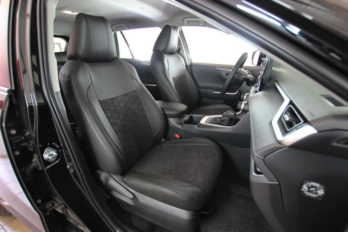 Авточохли для Toyota RAV4 V XA50