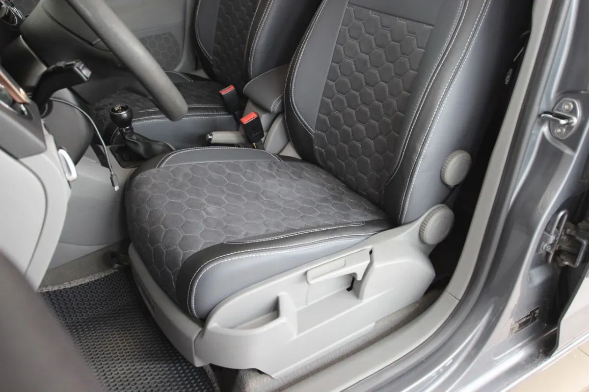 Авточохли для Volkswagen CrossGolf