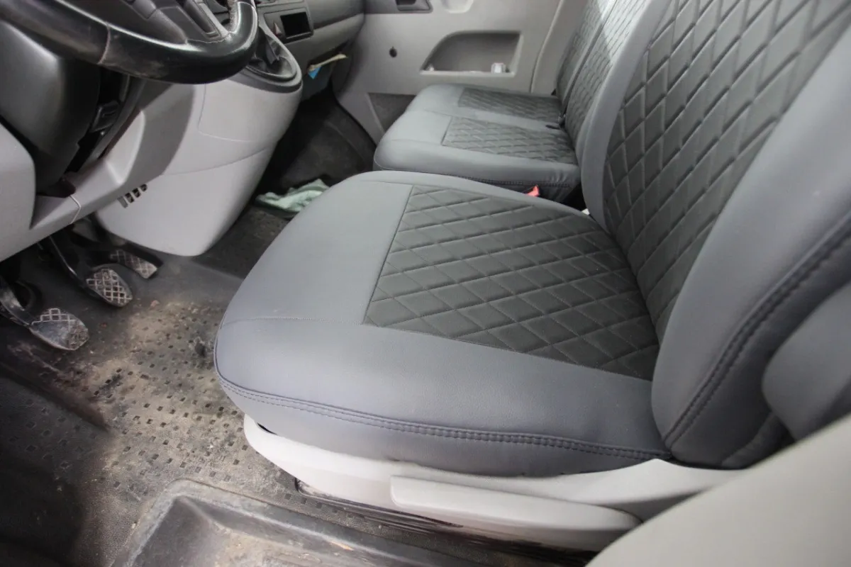 Авточохли для Volkswagen Transporter T5 1+2