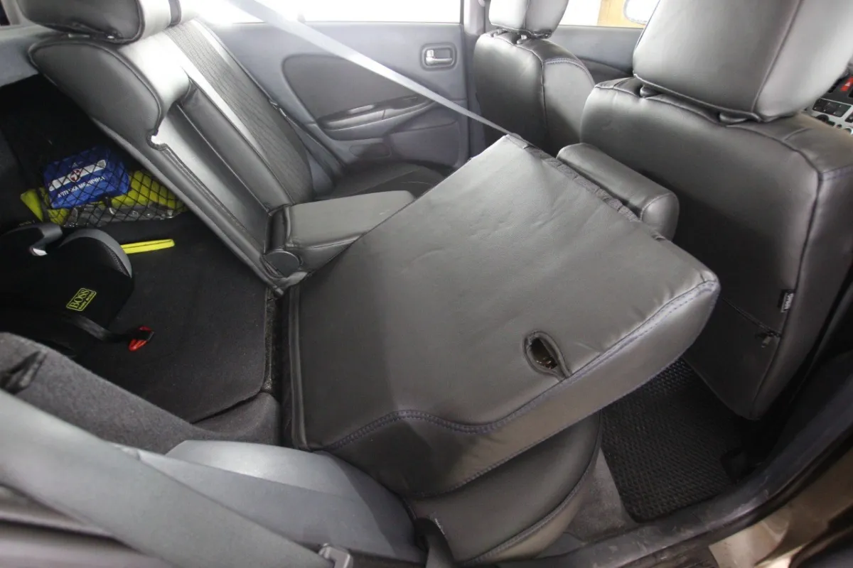 Авточохли на сидіння Nissan Almera N16