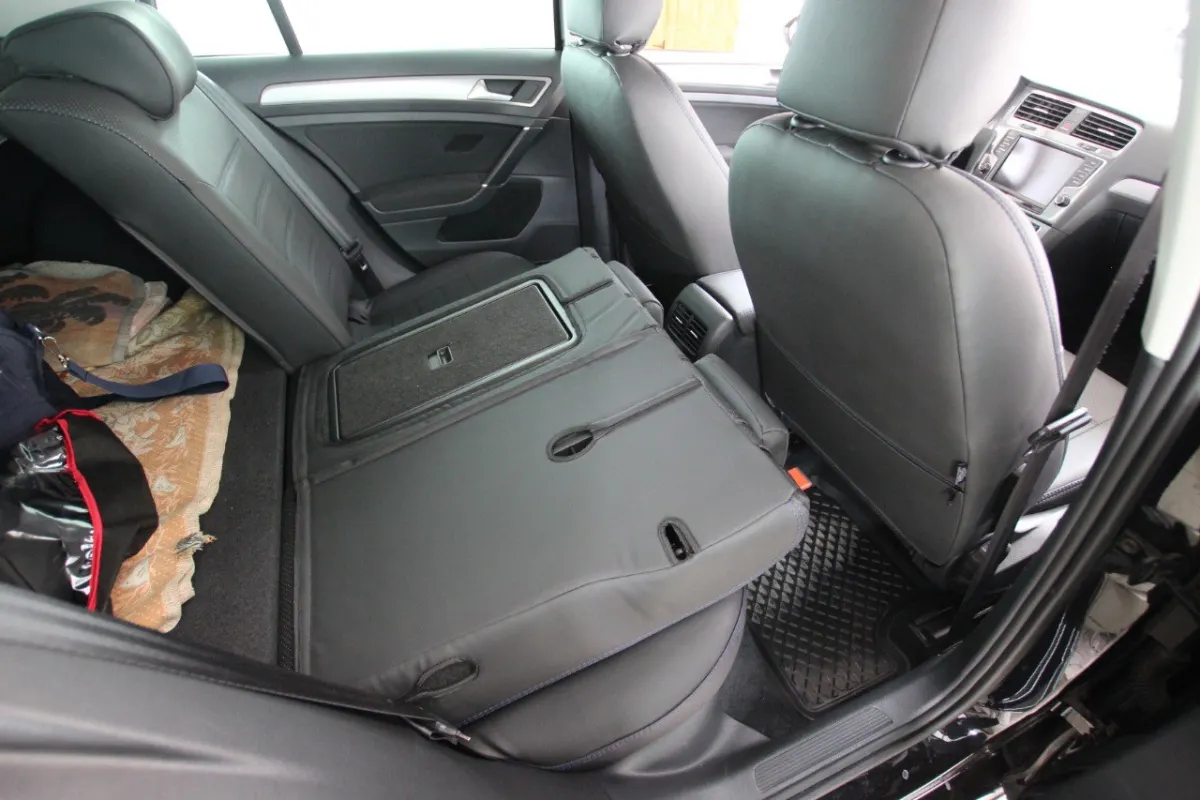 Авточохли Volkswagen e-Golf