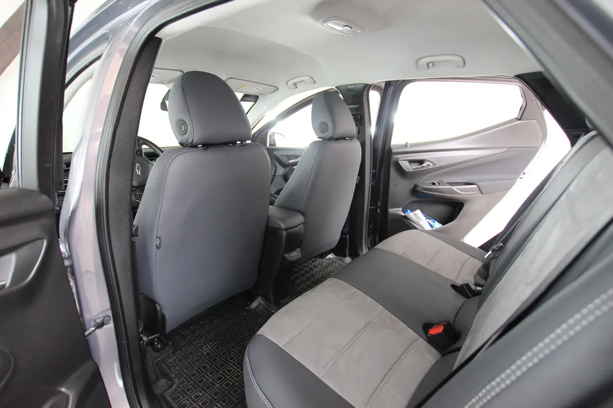 Авточохли для Chevrolet Bolt EUV 2021-2023