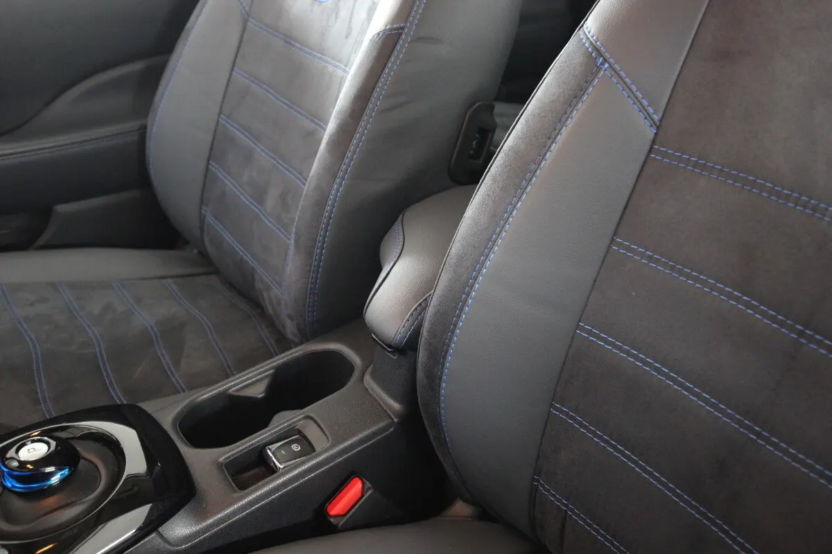 Авточохли для Nissan Leaf 2