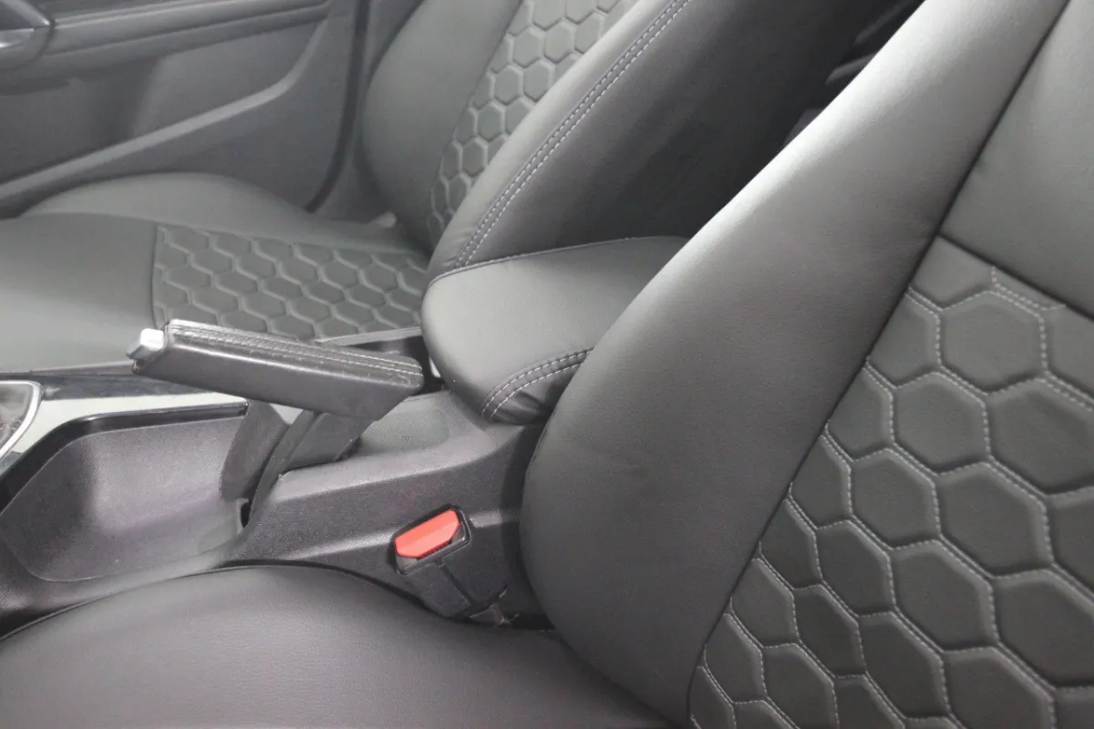 Авточохли для Peugeot 308 SW
