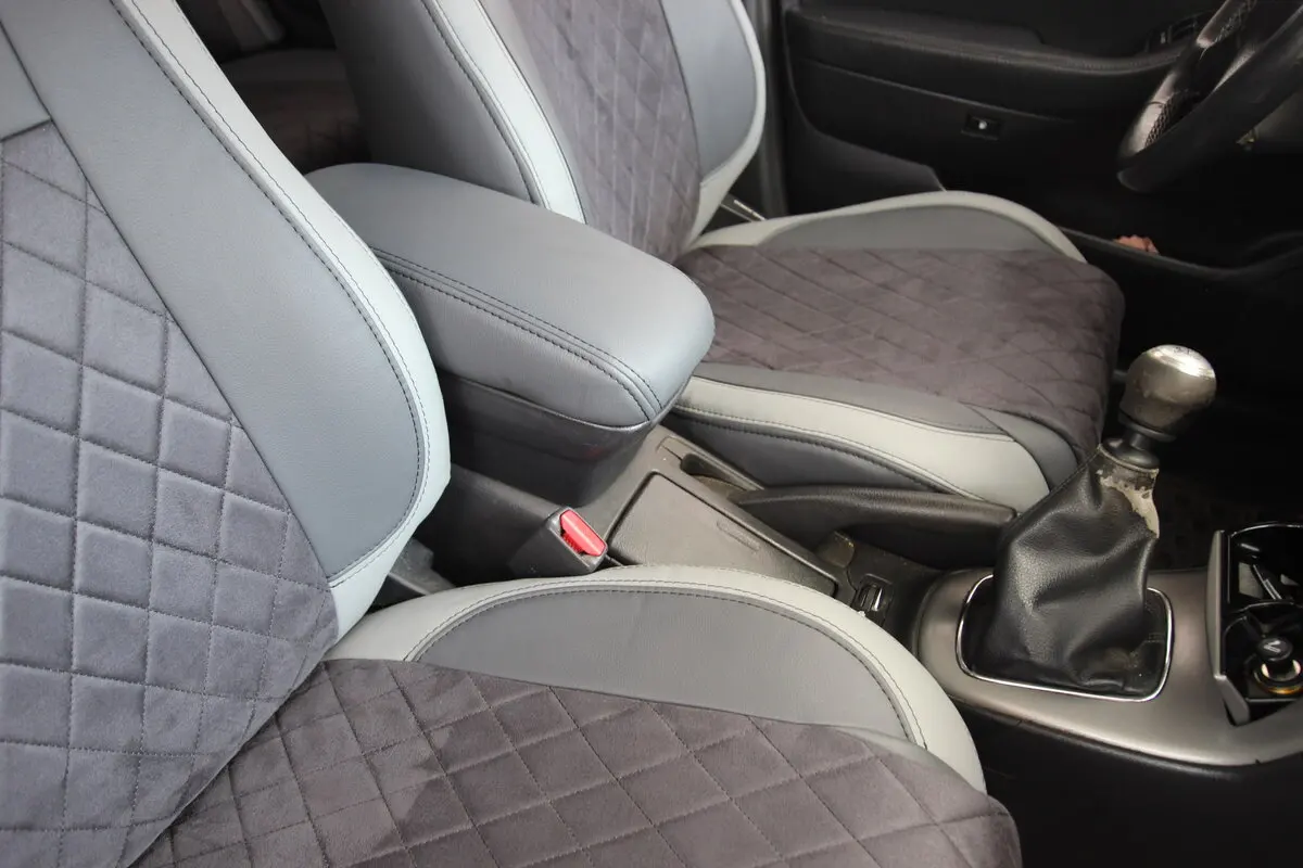 Авточохли для Toyota Avensis II Рестайлінг 2006-2009