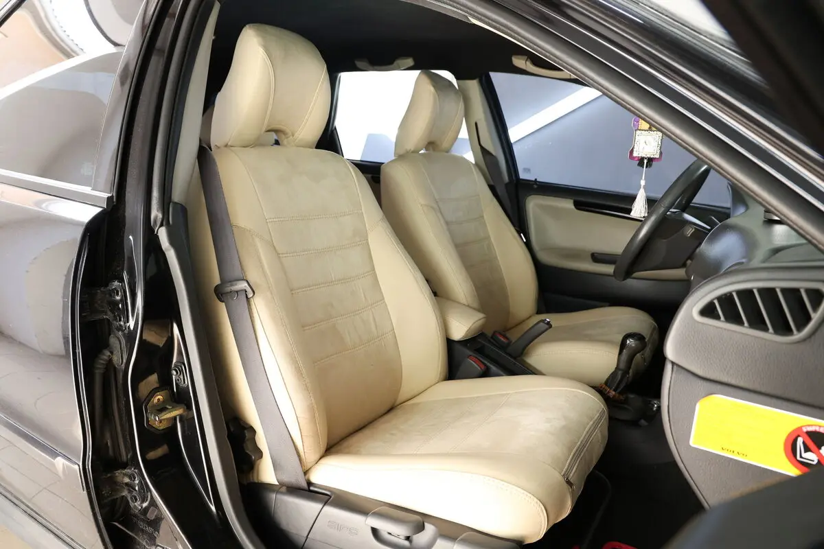 Авточохли для Volvo 40 I 1999-2004