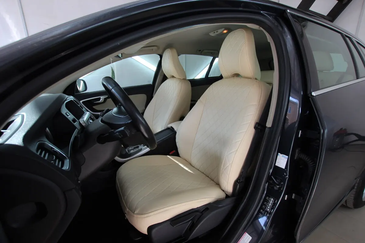 Авточохли для Volvo V60 I 2010-2013