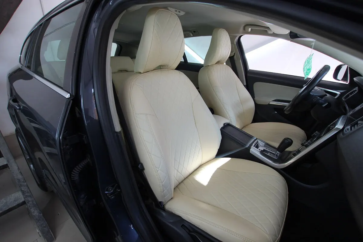 Авточохли для Volvo V60 I 2010-2013