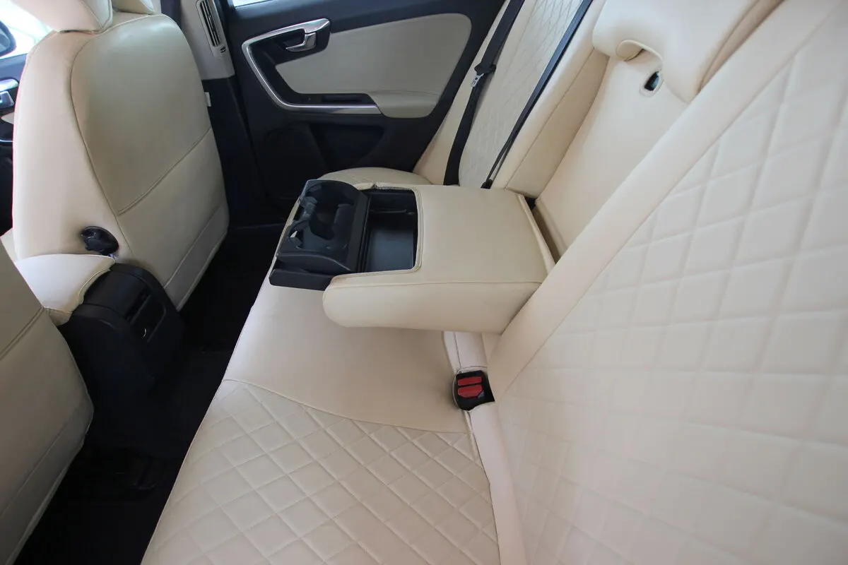 Авточохли для Volvo V60 I 2010-2013