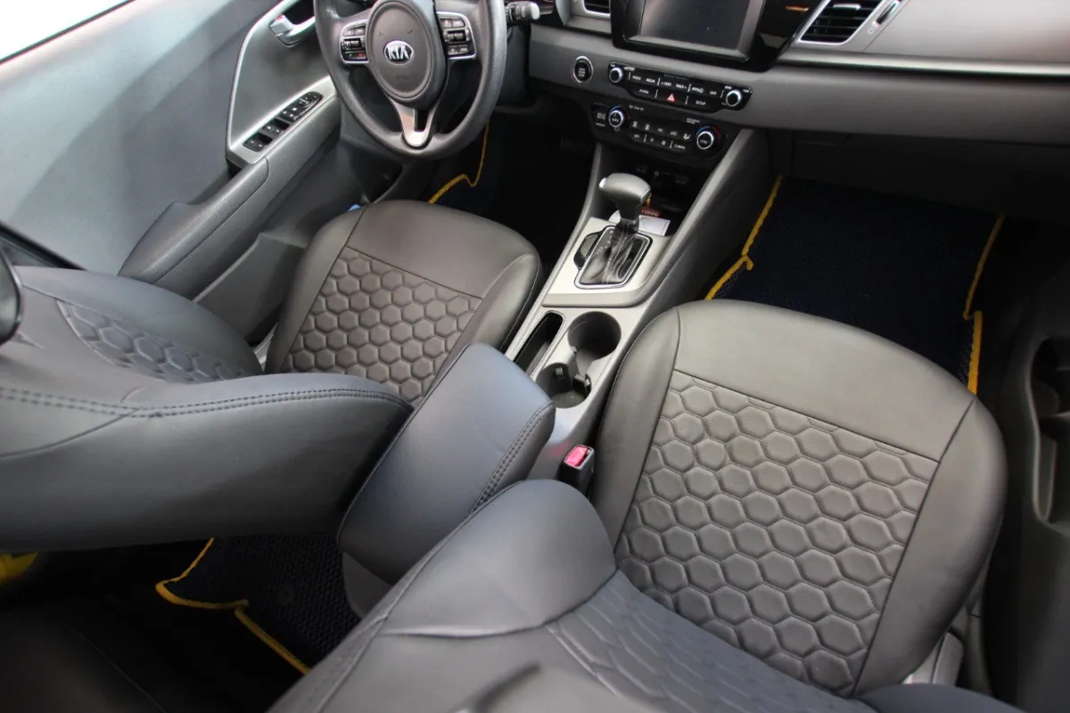 Чохли на сидіння Kia Niro