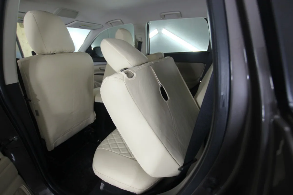 Чохли на сидіння Mitsubishi Outlander