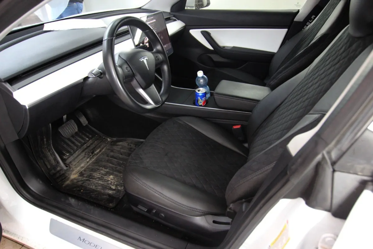 Чохли для Tesla Model 3