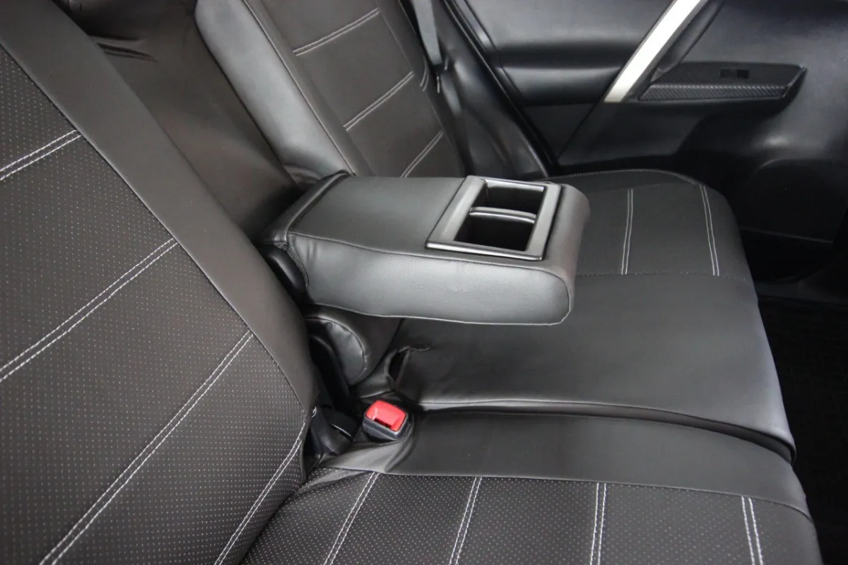Чохли з екошкіри для Toyota RAV4 IV