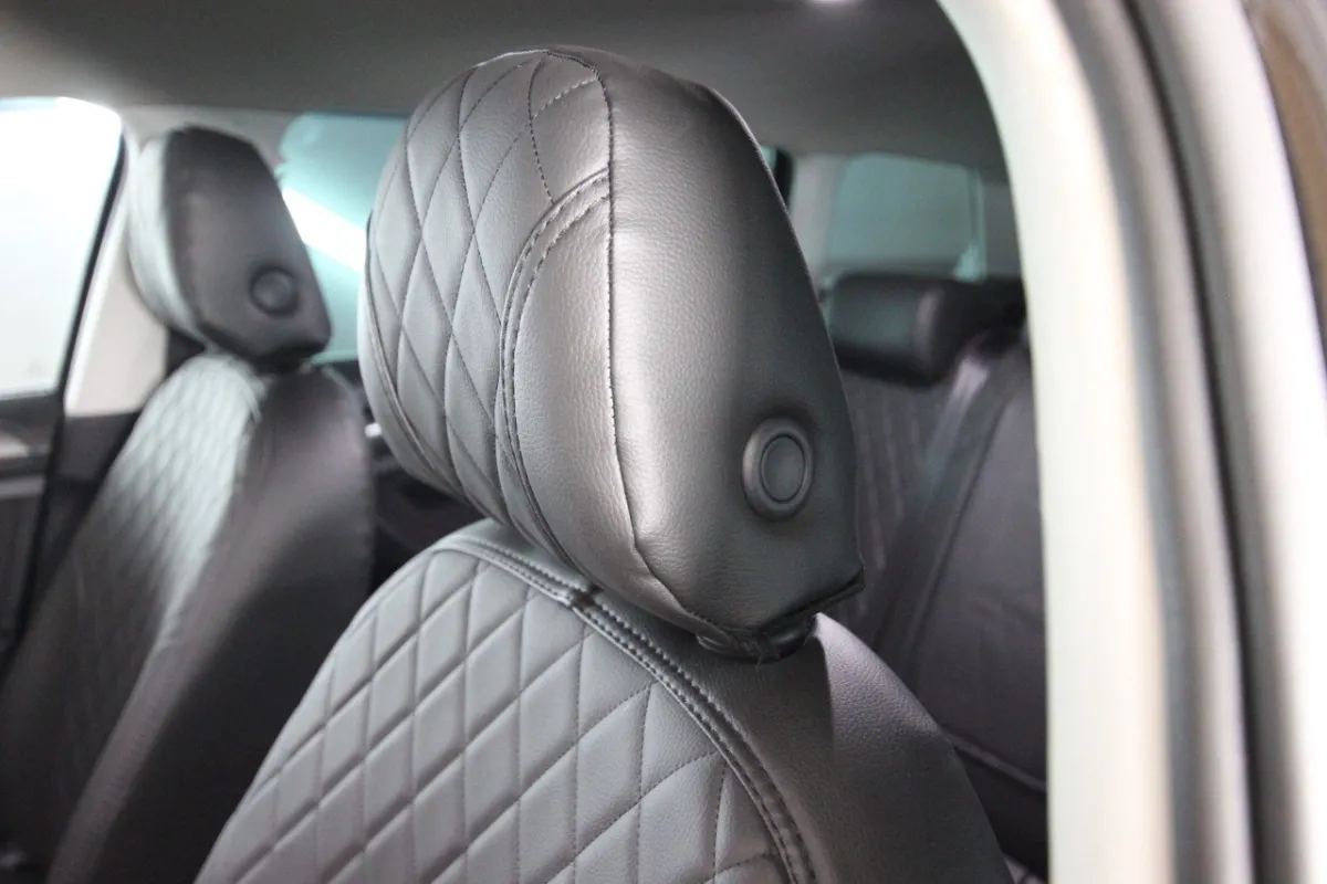 Чохли на сидіння Volkswagen Golf VII Comfortline