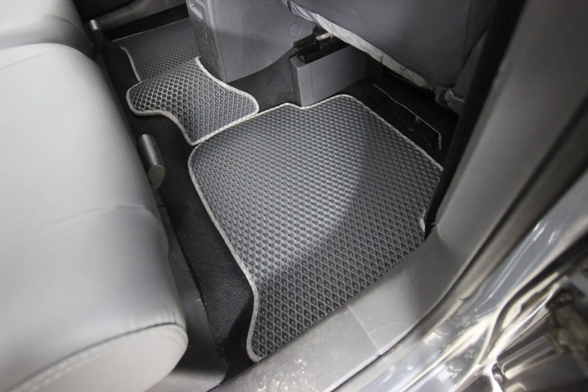 Пошили EVA коврики для Volkswagen Touran I 2003-2006