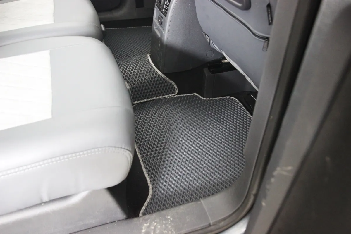Пошили EVA коврики для Volkswagen Touran I 2003-2006