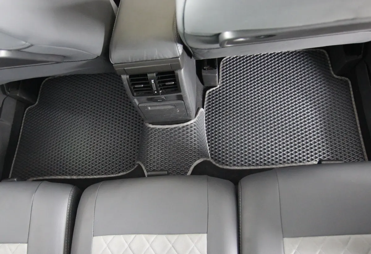 Пошили EVA коврики для Volkswagen Touran I 2003-2006