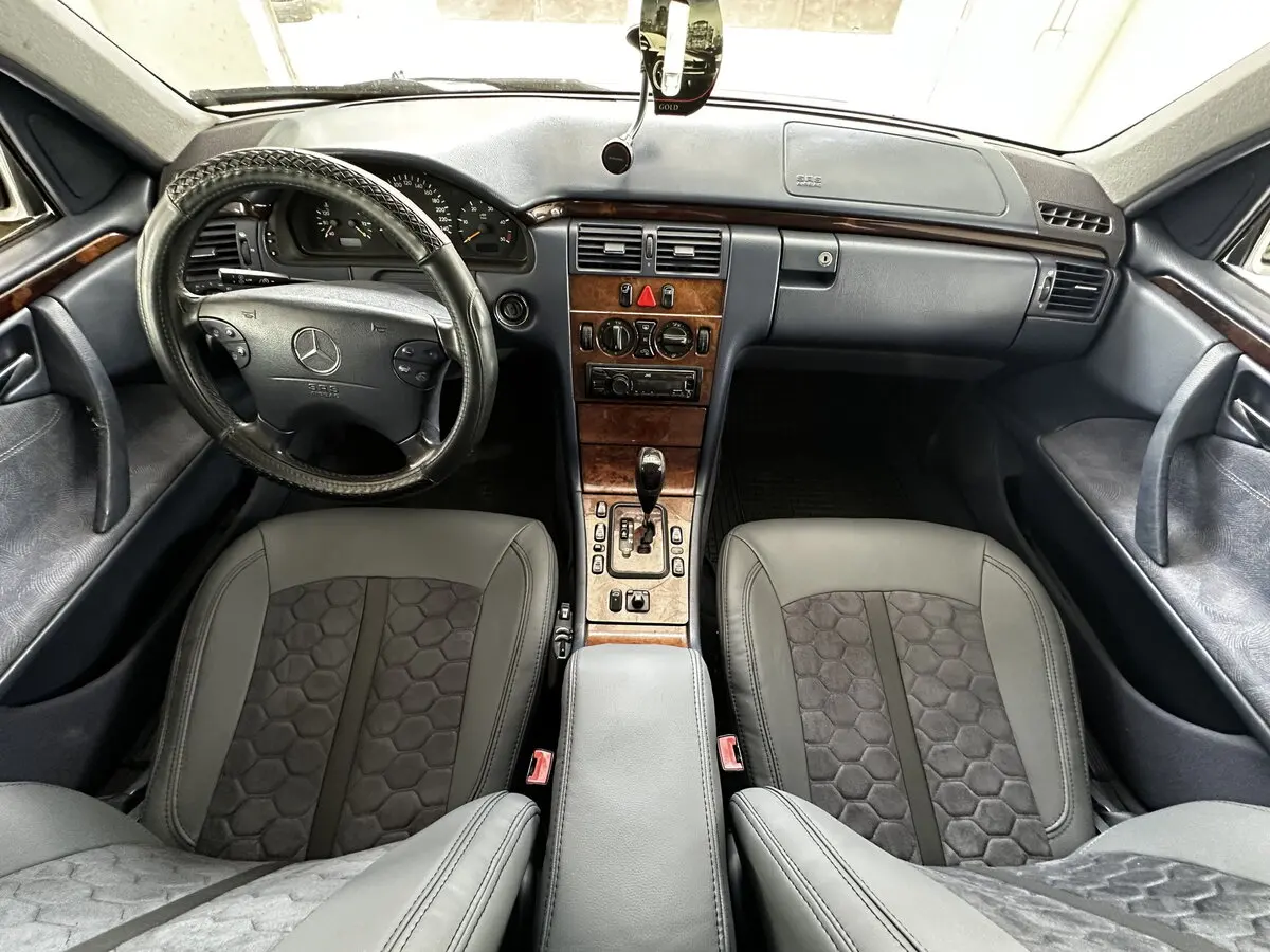 Авточохли для Mercedes-Benz E-Клас W210 1999-2003