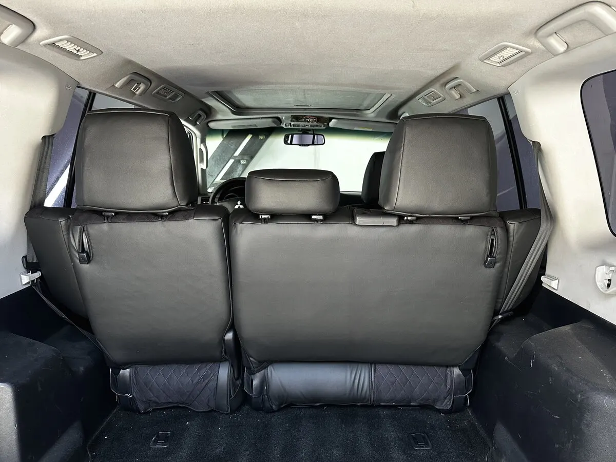 Авточохли для Mitsubishi Pajero IV 2006-2011