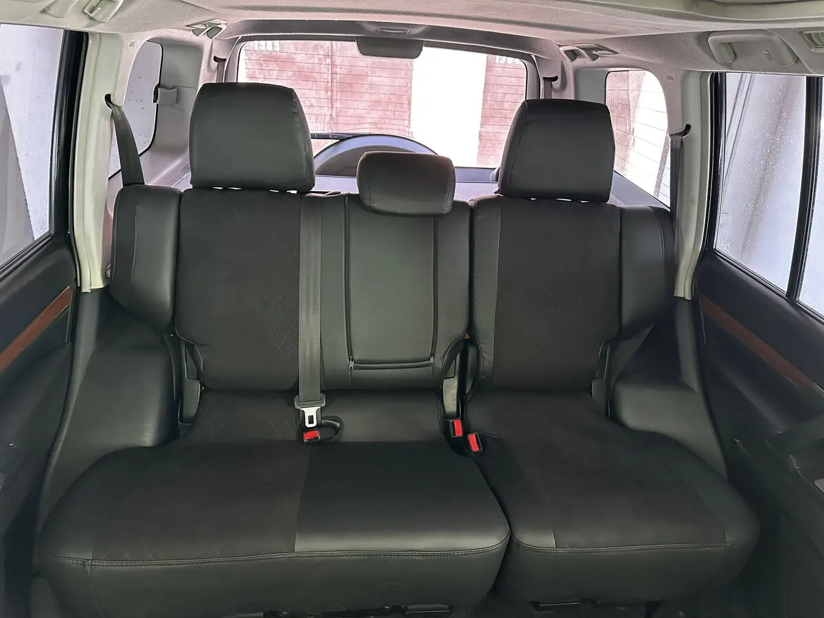 Авточохли для Mitsubishi Pajero IV 2006-2011
