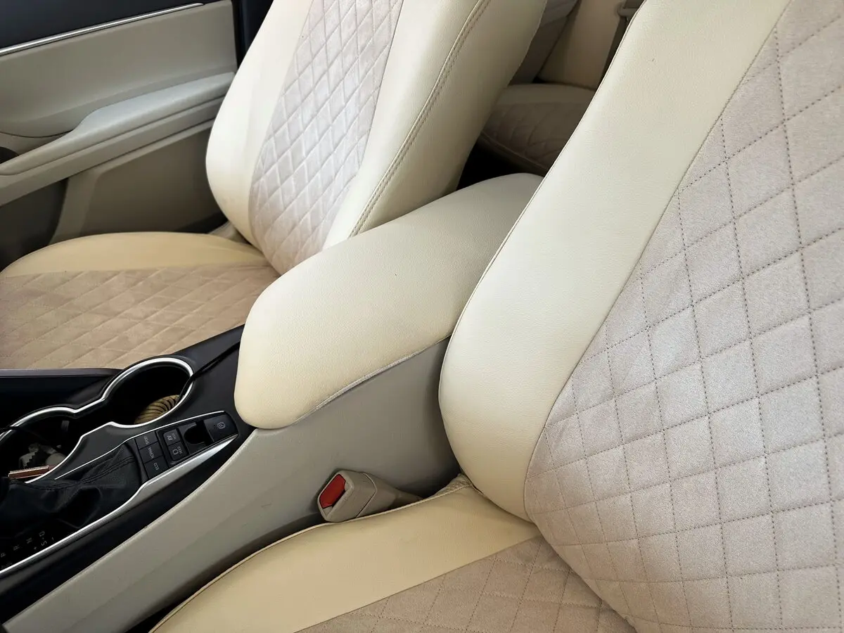 Авточохли для Toyota Camry XV70