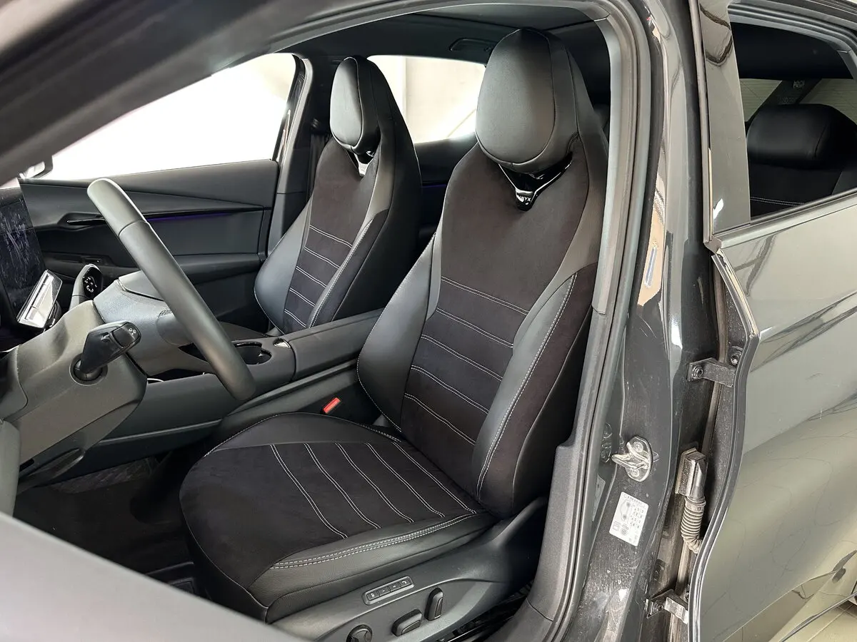 Авточохли для Volkswagen ID. Unyx 2024
