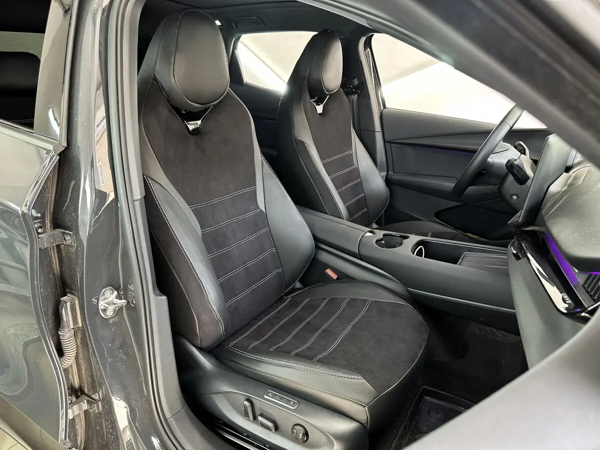 Авточохли для Volkswagen ID. Unyx 2024