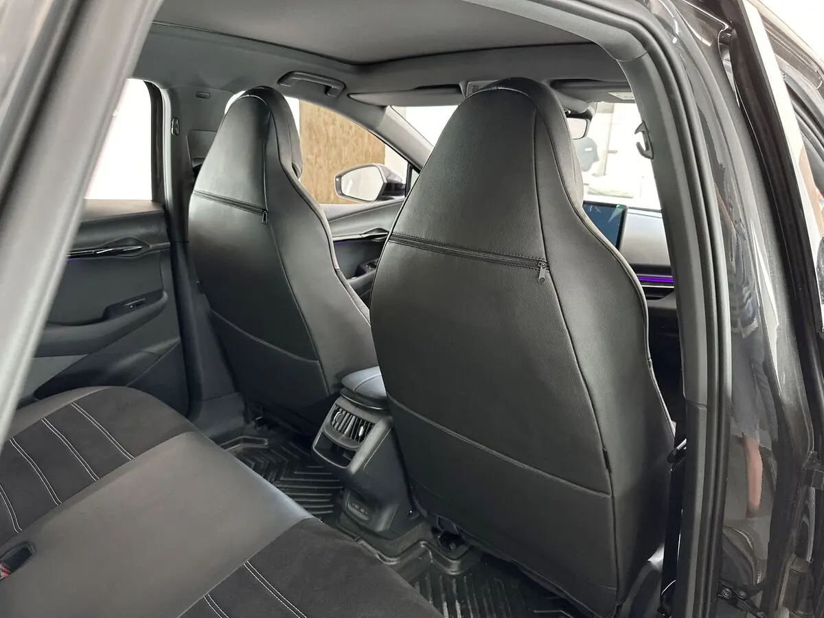 Авточохли для Volkswagen ID. Unyx 2024