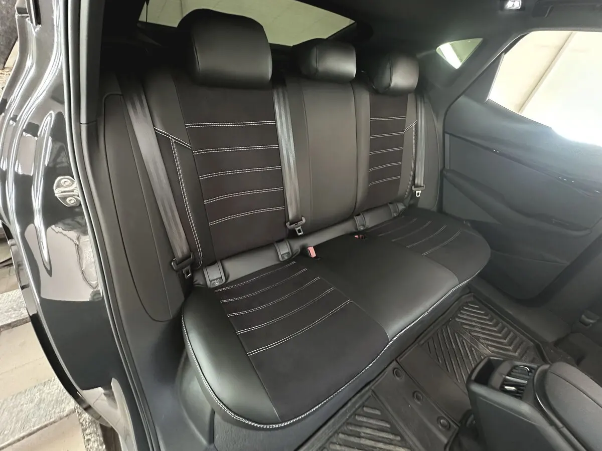 Авточохли для Volkswagen ID. Unyx 2024