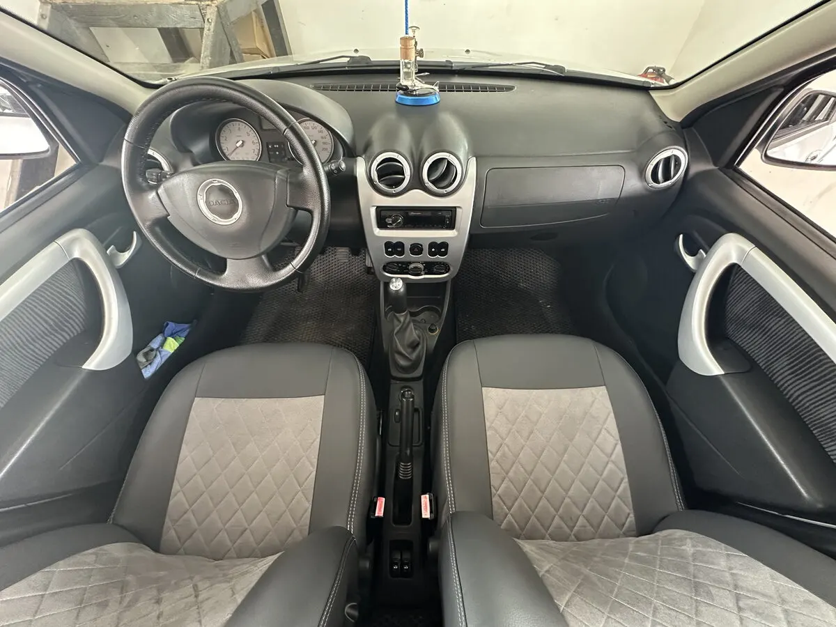 Салон Renault (Dacia) Sandero I із сірими комбінованими чохлами Eco Prestige+Antara (екошкіра та штучна замша).